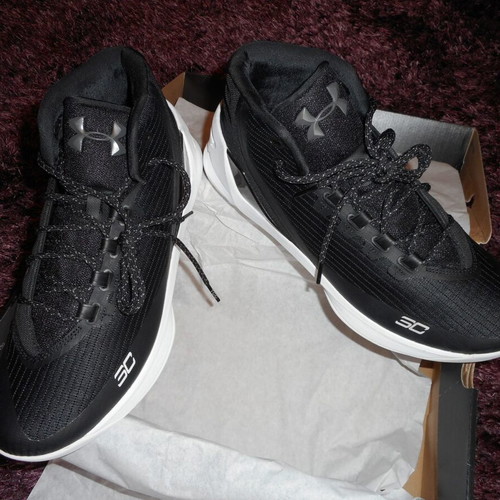 Under Armour Curry 3 sneakers new, size 44.5, black