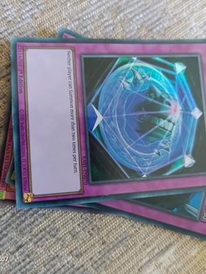 Yu-Gi-Oh Summon Limit card like new, 25th Anniversary Rarity Collection