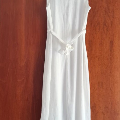 Doca dress new, white, fits small and medium sizes