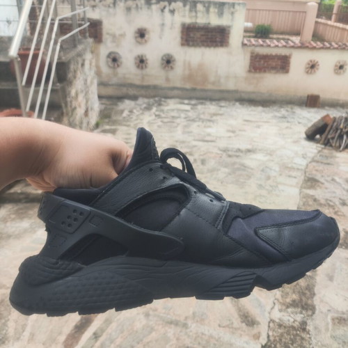 Nike Huarache sneakers like new, size 43, black