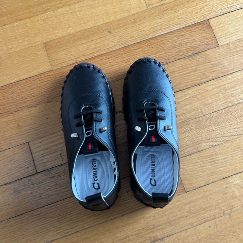 Athletic shoes like new, size 37, comfortable