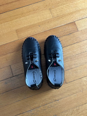 Athletic shoes like new, size 37, comfortable