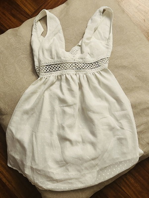 White summer dress like new, size S