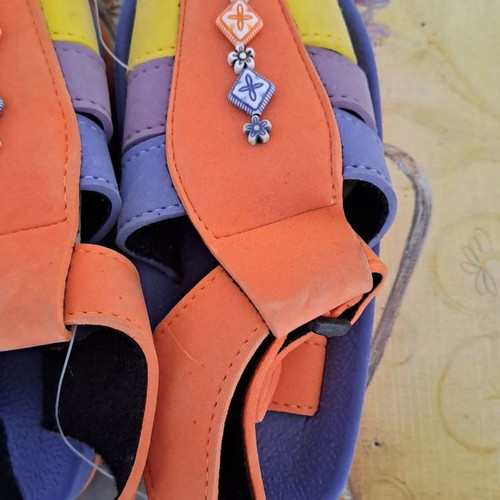 Sandals size 26 new, multicolored