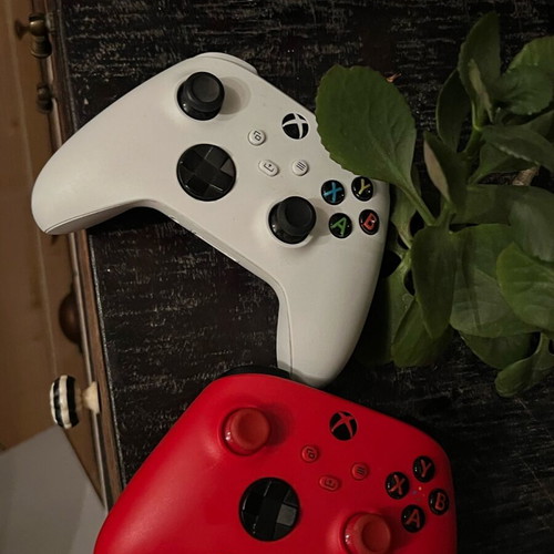 Xbox Series S σαν καινούργιο 500GB με 2 χειριστήρια