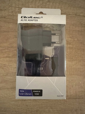 Universal AC Adapter 10W 5V 2A 1.4M new Qoltec