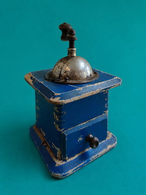 Zassenhaus manual coffee grinder used, 1920s–1930s decorative blue finish