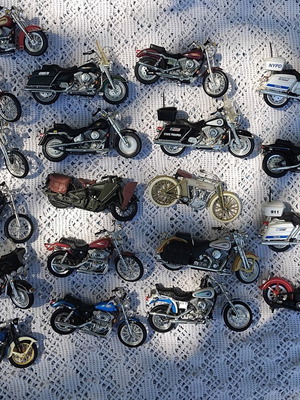 Harley Davidson toy motorcycles used, set of 20
