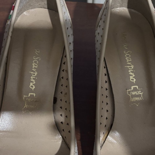 Moda Scarpino leather perforated pumps size 38 used beige cream