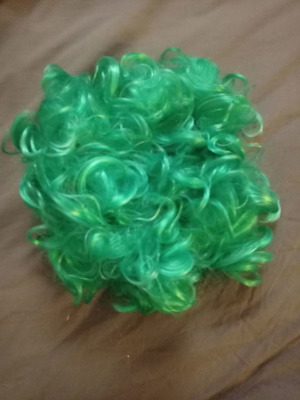 Green wig like new, short for Joker or Clown
