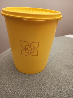 Vintage Tupperware κίτρινο δοχείο με καπάκι, ρετρό 1970s