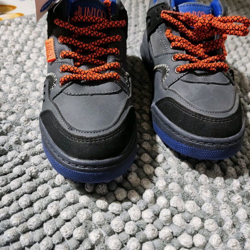 Junior children's shoes new, size 31, gray