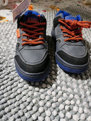 Junior children's shoes new, size 31, gray