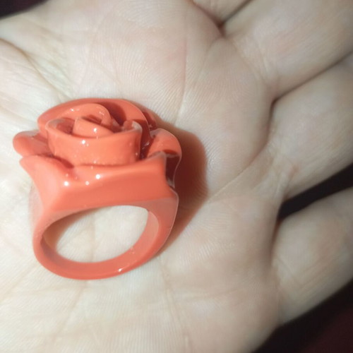 Ring red rose like new, plastic