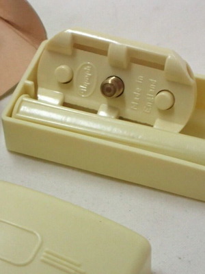 Vintage Nymph Ladies 3-piece shaving razor like new with original box