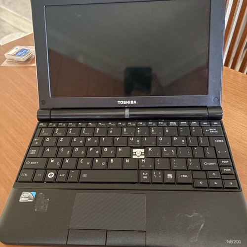Mini laptop Toshiba NB200-13J μεταχειρισμένο με ελλείπον κουμπί J