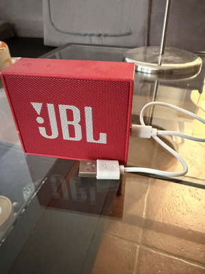 JBL GO Bluetooth ηχείο μεταχειρισμένο, κόκκινο, με καλώδιο φόρτισης