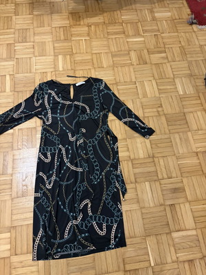 Batida satin dress with lining, new