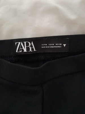 Zara pants medium black with side zipper and back slit like new