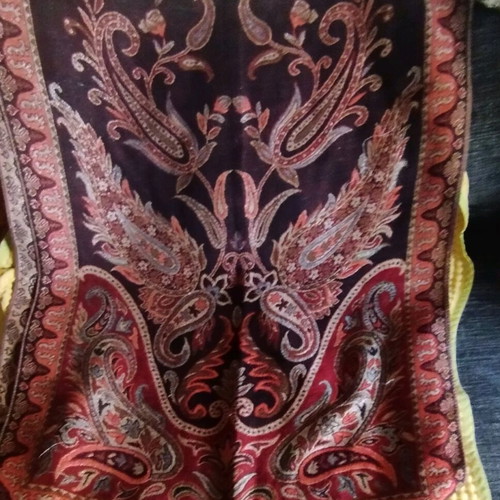 Burgundy shoulder scarf like new