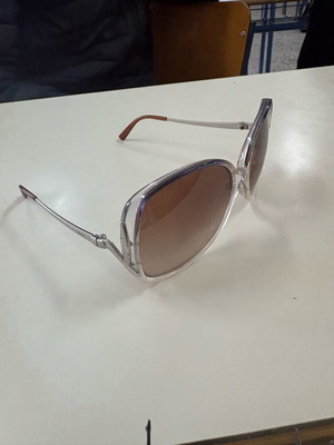 Vogue sunglasses used, oversized with transparent frame and brown degrade lenses