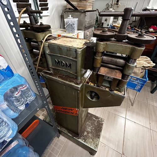Double cylinder used for wire and plate