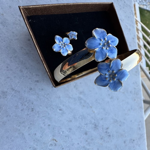 Jewelry set new, summer style with blue and gold flowers