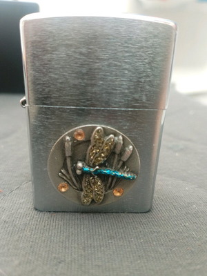 Zippo made in USA 2004 μεταχειρισμένο με σπάνιο ανάγλυφο σχέδιο
