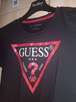 three t-shirts together 21€