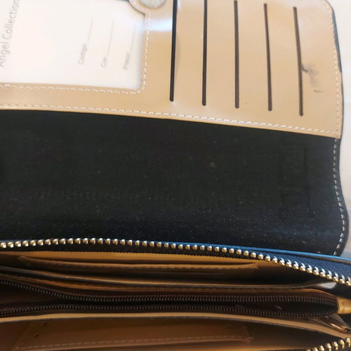 Women's wallet like new with discreet meander design black