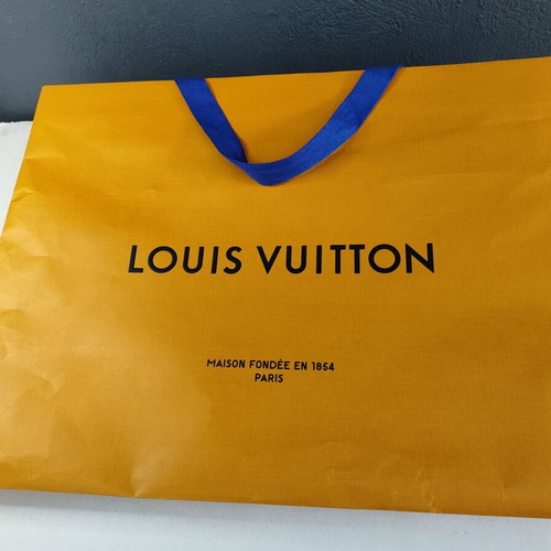 Louis Vuitton κουτί συσκευασίας και χάρτινη τσάντα μεταχειρισμένα