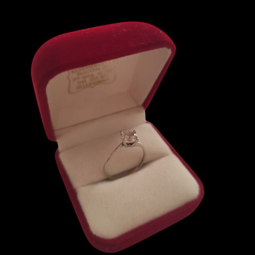 White Gold 14K Solitaire Ring like new