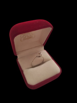 White Gold 14K Solitaire Ring like new