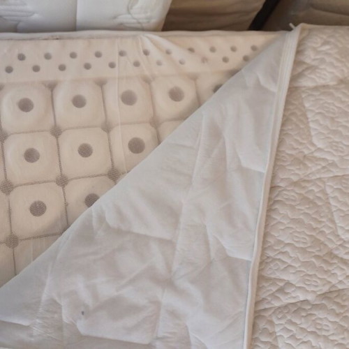 Latex mattress 100% natural with removable washable cover, new