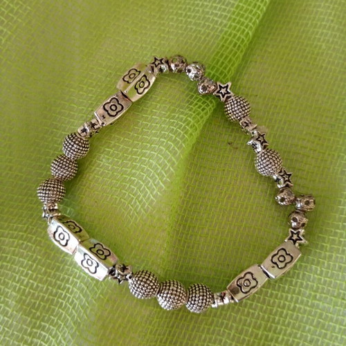 Grey bracelet with assorted beads