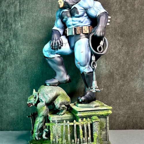 Batman statue from The Dark Knight Returns, like new, 1:9 scale