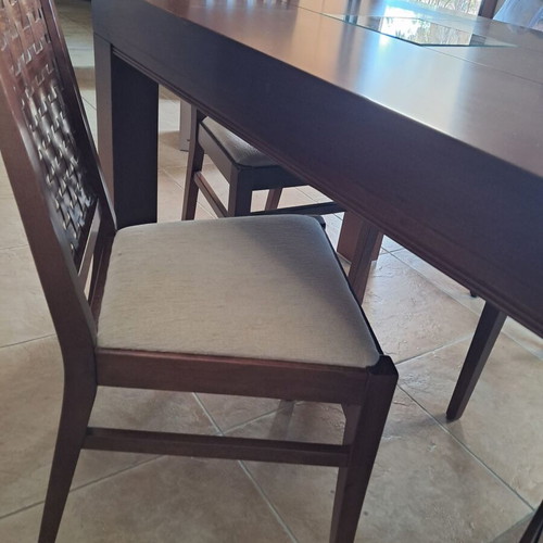 Dining set with 6 walnut chairs extendable, like new