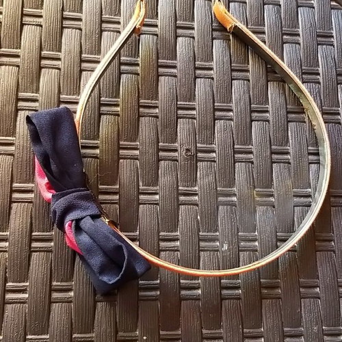 Hairband with bow