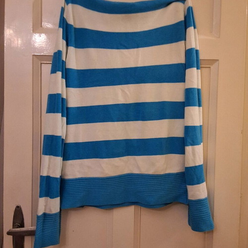 Striped turtleneck used, comfortable fit, size M, white and blue
