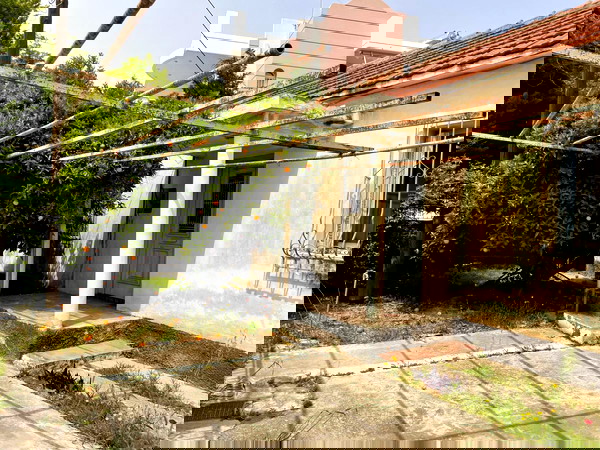 ikopedo entos schediou epi asfaltostromenou dromou sinolikis ektasis 1.077,13 tm