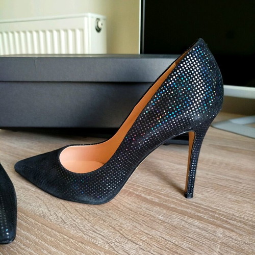 Women's shoes used, size 37, black pumps