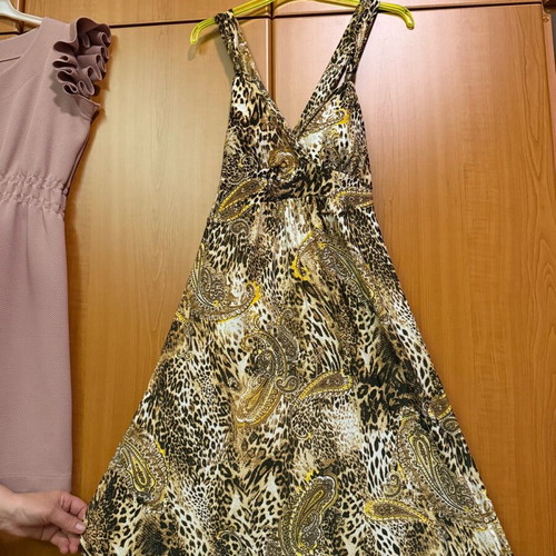 Animal print dress with paisley like new, size L, yellow and gold