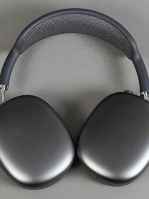 Apple AirPods Max σαν καινούργια με σκληρή θήκη Spigen και καλώδιο USB