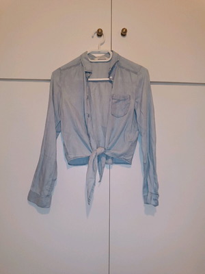 H&M thin crop shirt blue like new for 11-12 years old