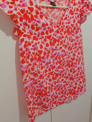 Shein blouse size M, new, airy fabric, red and pink