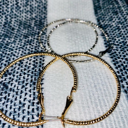 Earring set like new, gold and silver colors