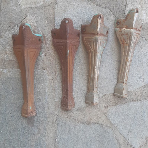 Metal furniture legs cast iron, like new, set of 4