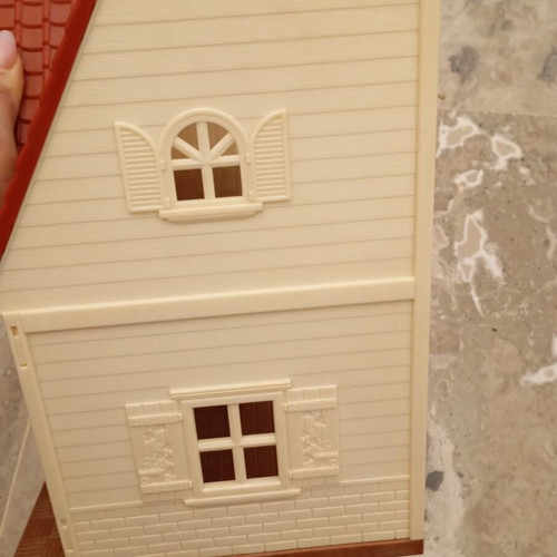 Sylvanian Families The Country House with Red Roof like new