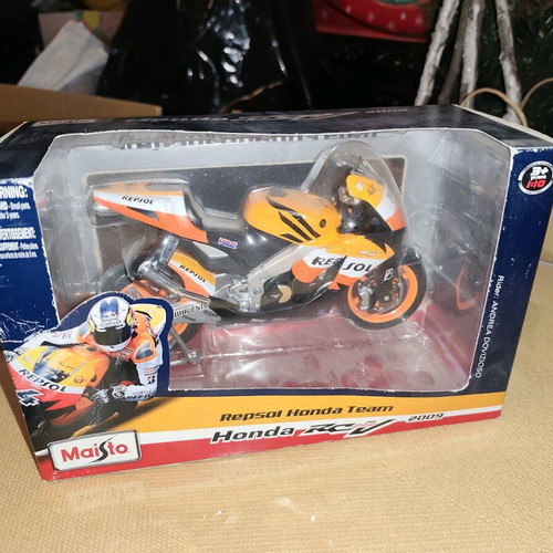 Maisto Repsol Honda RC212V 2009 MotoGP 1/10 Scale Miniature new