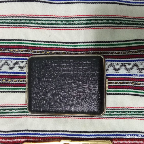 Tobaccopouches like new, 1 metal and 2 leather